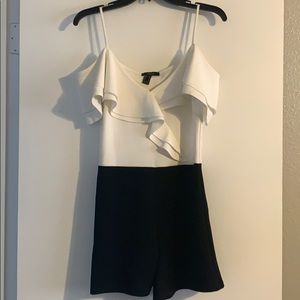 🚨🚨$5 SALE🚨🚨 Forever 21 romper